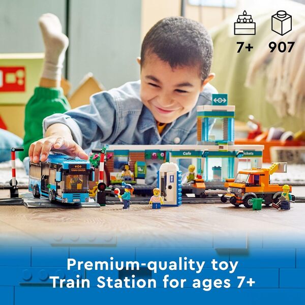 LEGO 60335 City La Gare: Aventure Urbaine avec Bus, Nacelle Élévatrice, 6 Minifigurines, Plaques de Route, Compatible avec Train City, Jouet Éducatif pour Enfants Dès 7 Ans, Cadeau
