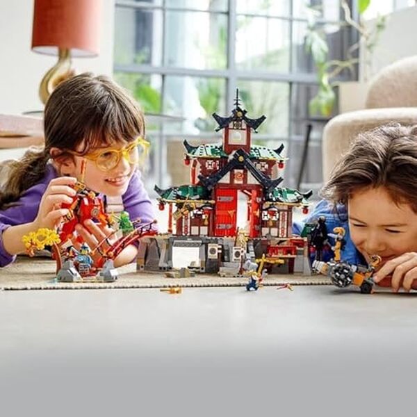 Plongez dans l'univers Ninjago avec notre test détaillé du set LEGO 71767. Découvrez les caractéristiques uniques du temple dojo ninja pour enrichir votre collection.
